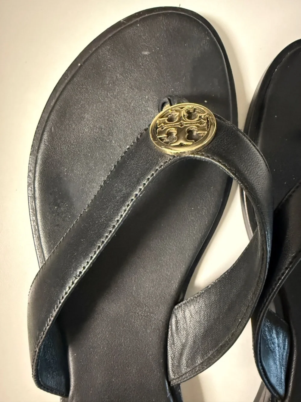 Tory Burch Miller Black Leather Gold Logo Sandals Size 9